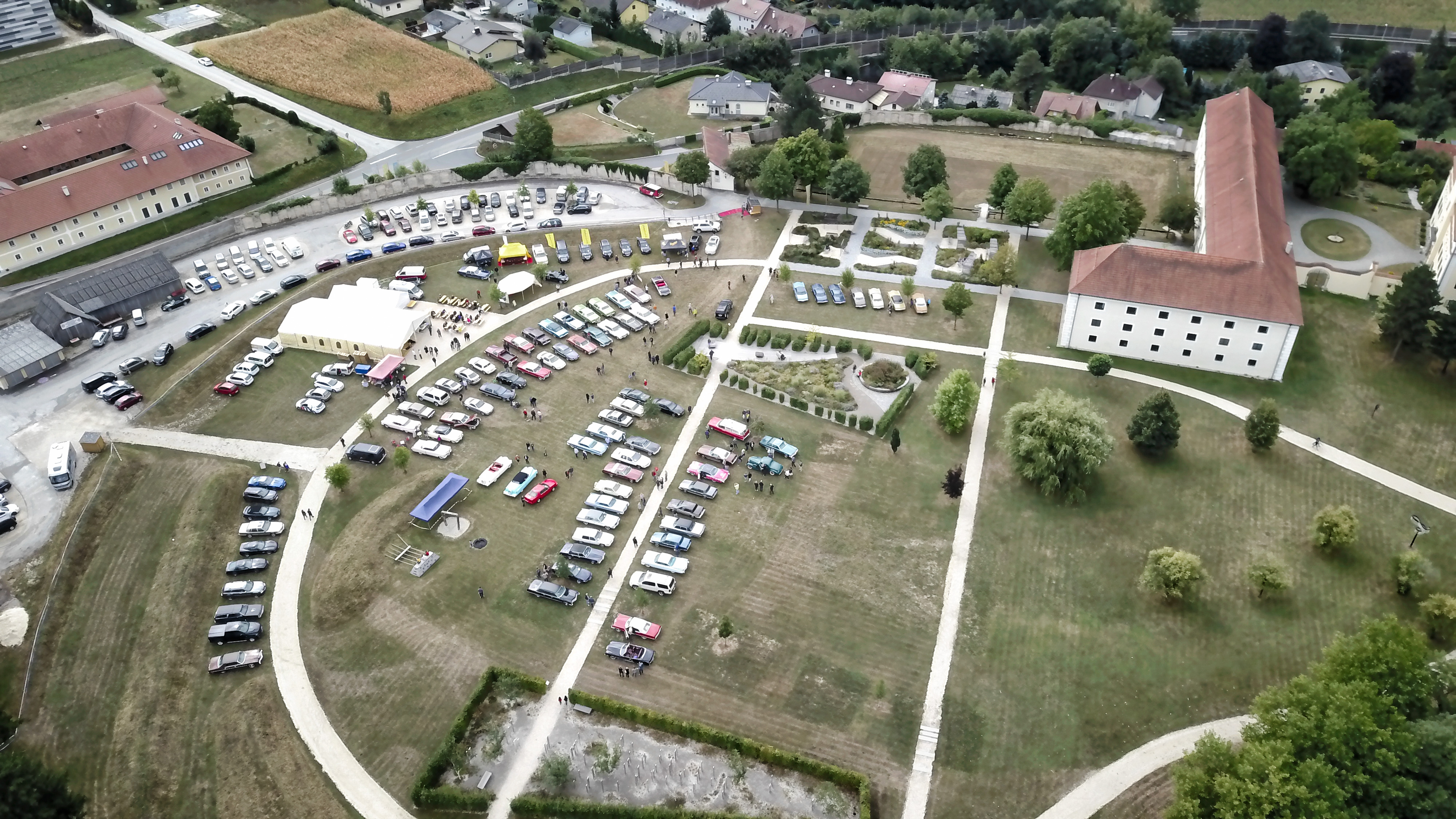 Blick von oben auf das Eventgelände