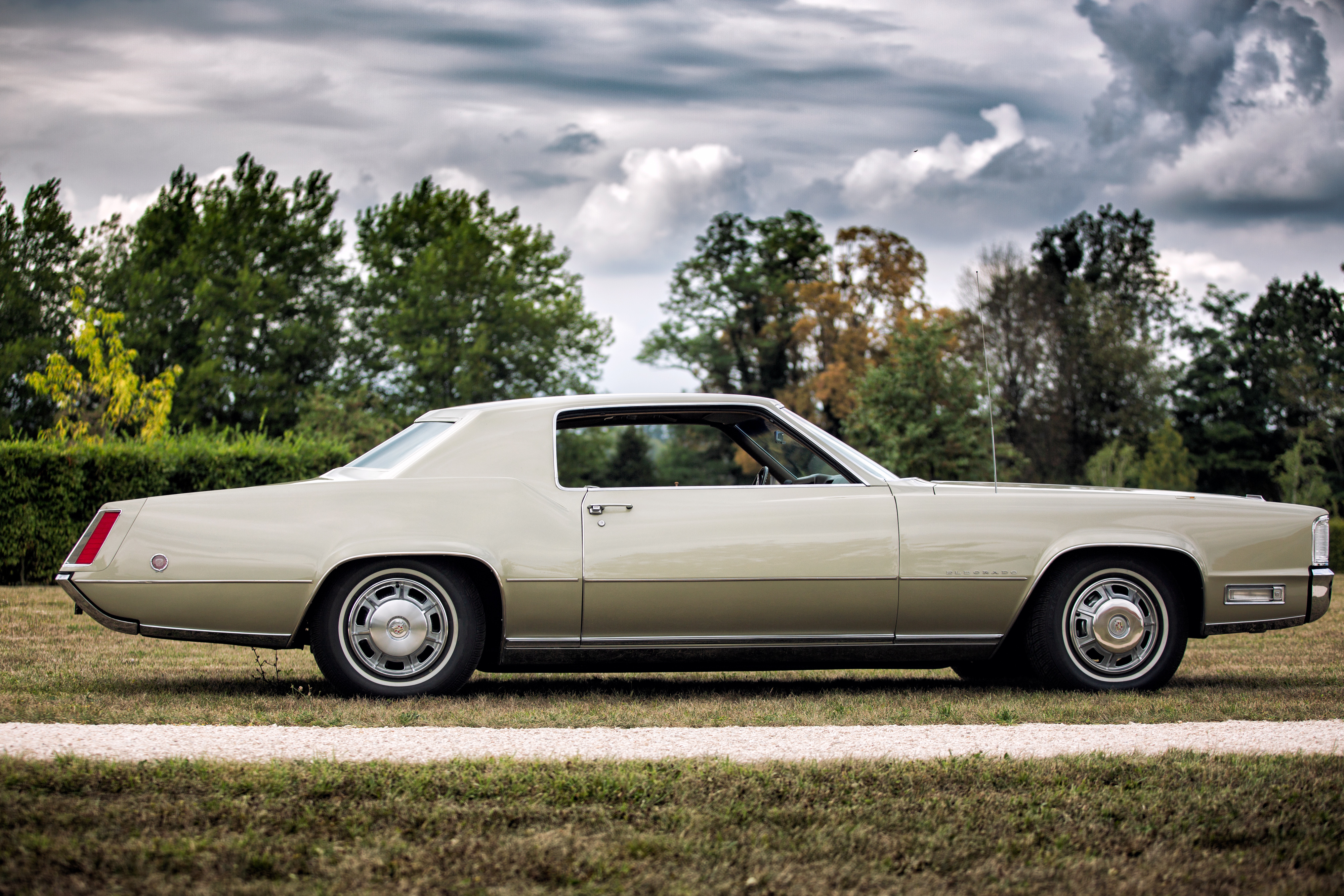 1968 Cadillac Eldorado Coupe im Park von Schloß Kremsegg