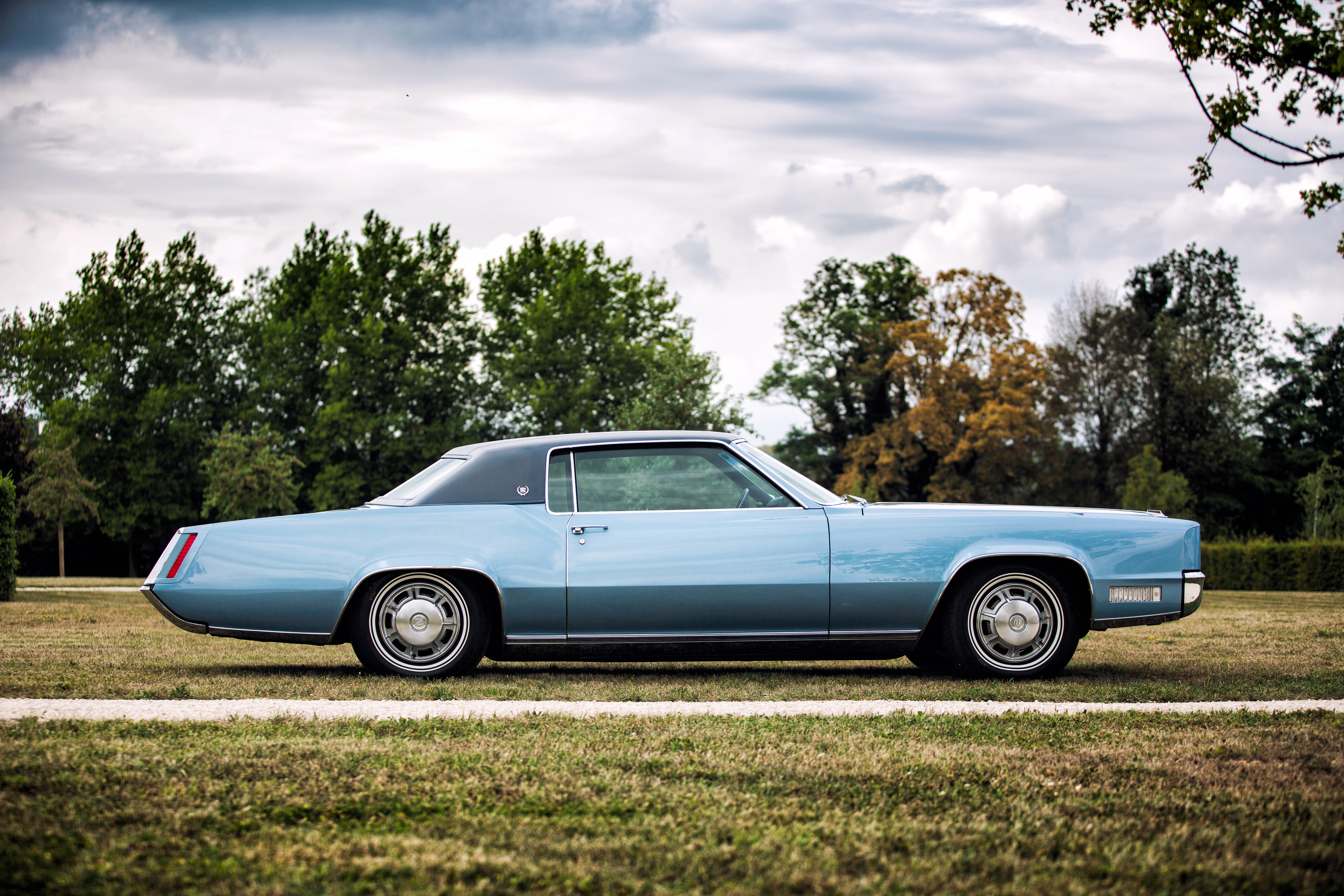 1967 Cadillac Eldorado Coupe im Park von Schloß Kremsegg